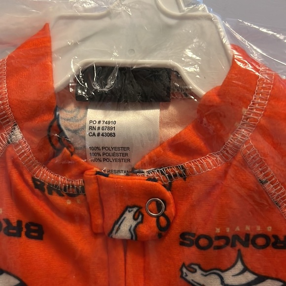 Nwt ✨ NFL Denver Broncos Newborn Full Zip Raglan Coverall - Orange 3-6 months - Picture 5 of 6